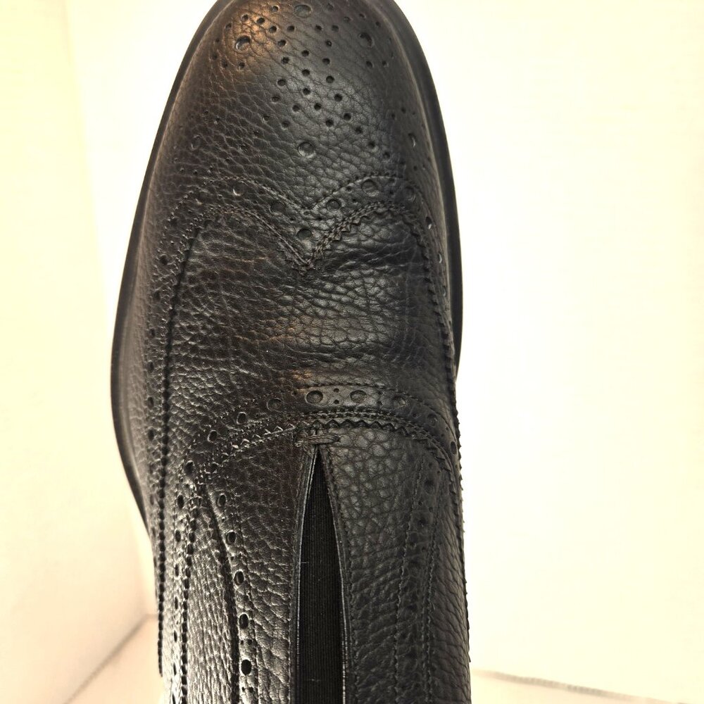 Salvatore Ferragamo Size 9 2E slip on black leather brogues